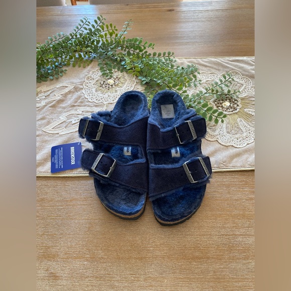 Birkenstock Arizona Shearling Suede
Leather in Midnight Size 39 - Picture 3 of 12